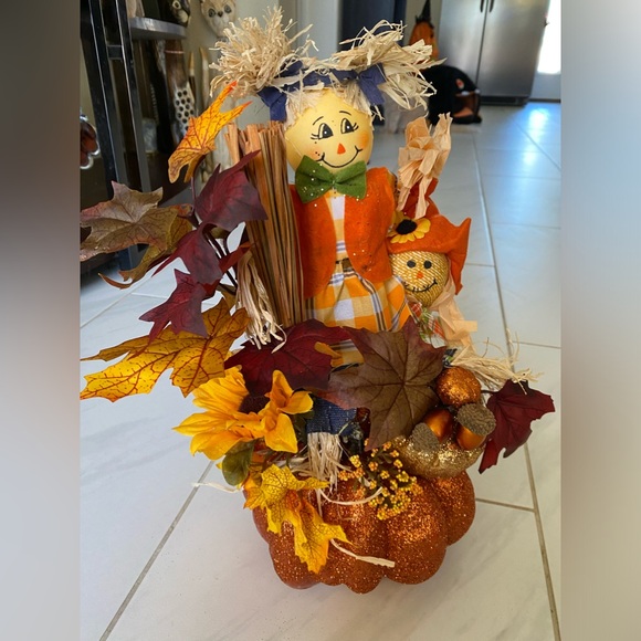 Homemade Fall Pumpkin Arrangement - Picture 3 of 3